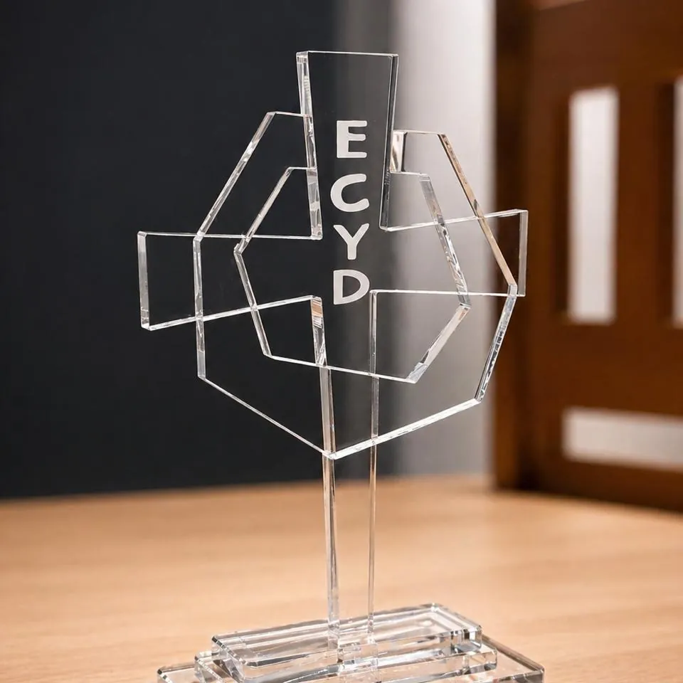 Trofeo de acrílico grabado en láser para una premiación